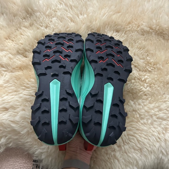 NIB Saucony Peregrine 13 women’s trail running shoes - Picture 2 of 4